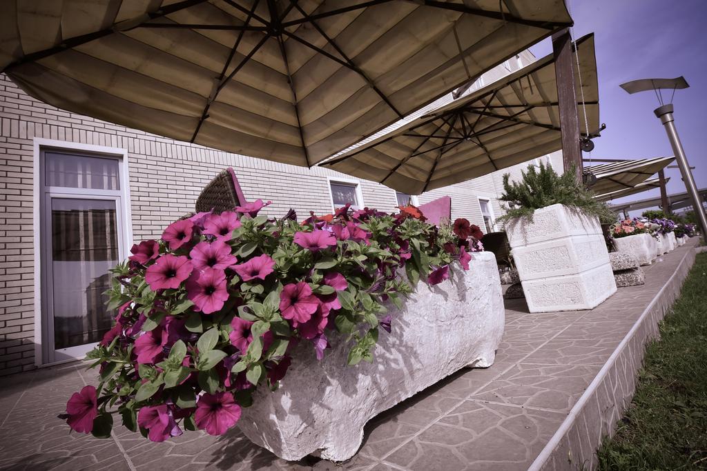 City Hotel Podgorica Luaran gambar