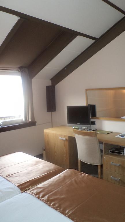 City Hotel Podgorica Bilik gambar
