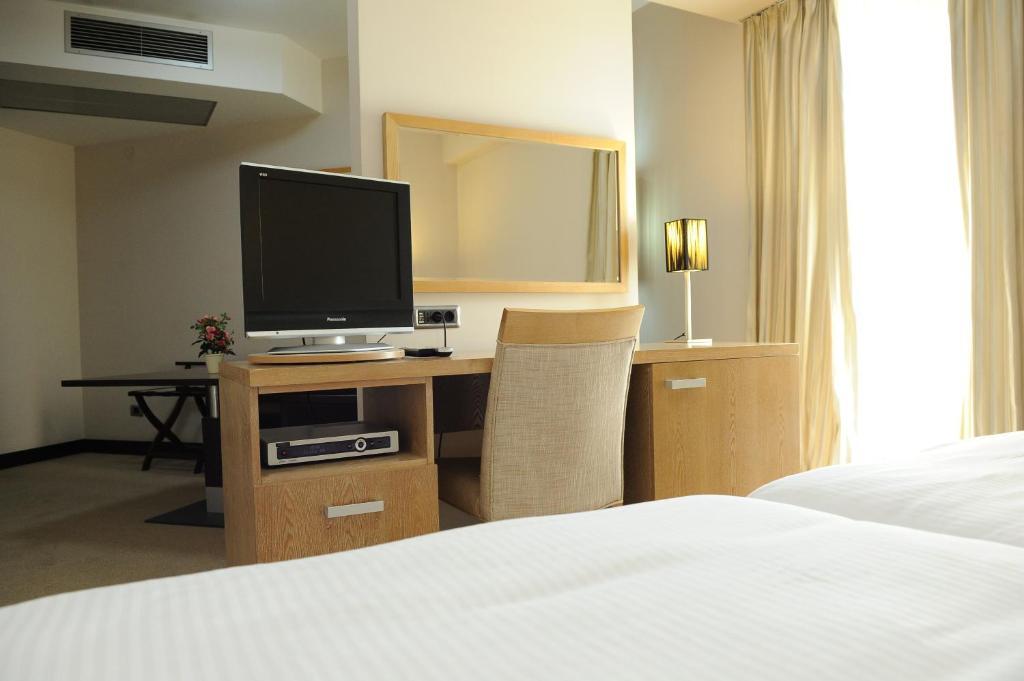 City Hotel Podgorica Bilik gambar