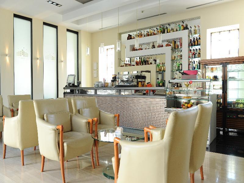 City Hotel Podgorica Luaran gambar