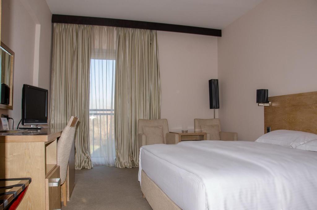 City Hotel Podgorica Bilik gambar