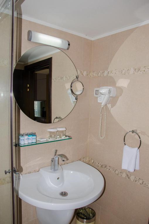 City Hotel Podgorica Bilik gambar