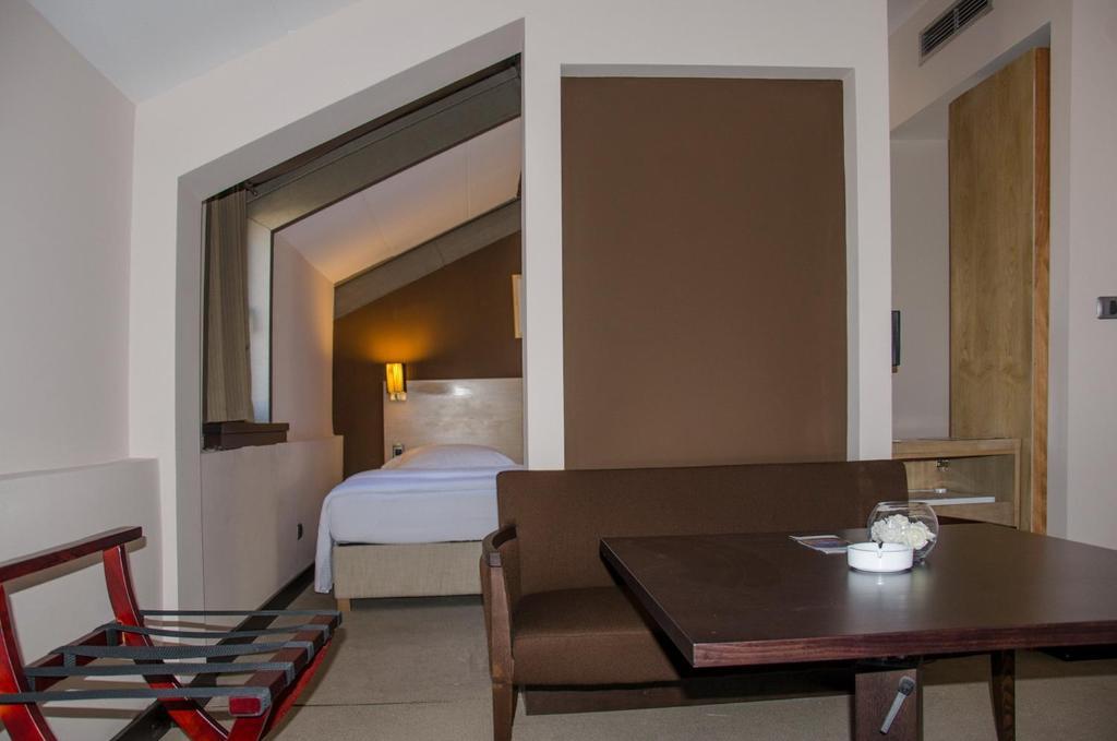 City Hotel Podgorica Bilik gambar