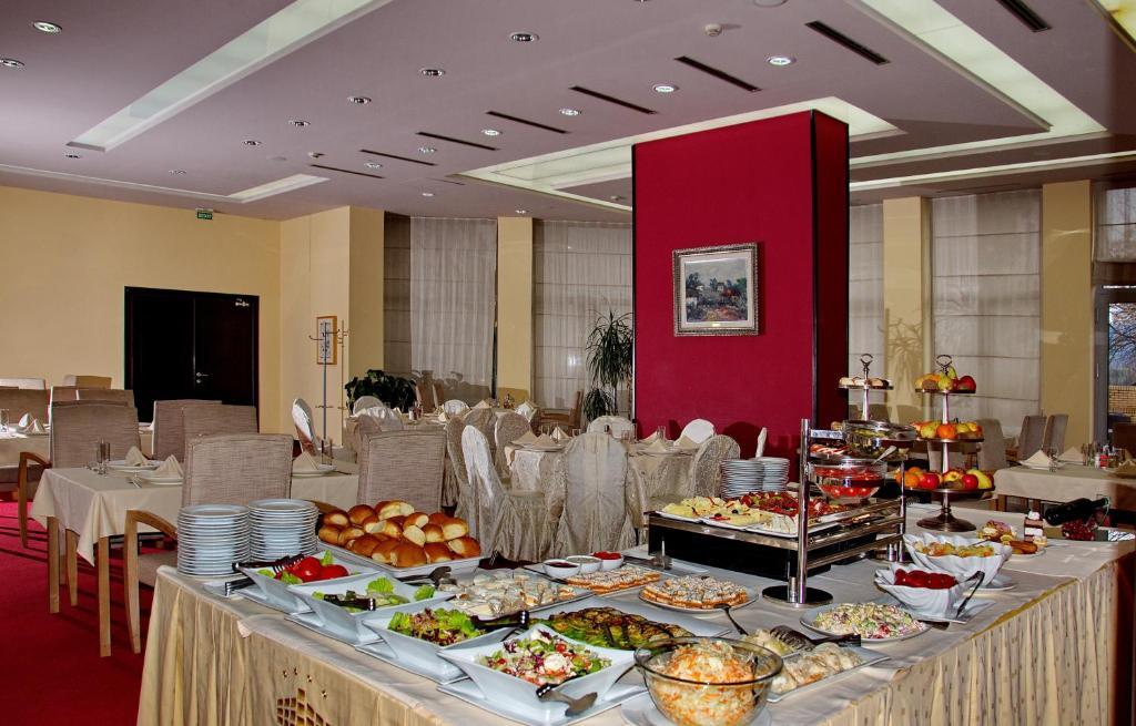 City Hotel Podgorica Luaran gambar